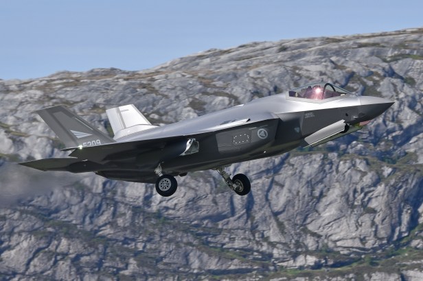 lockheed-martin_f-35a_lightning_ii_e280985209e28099_284930561163829